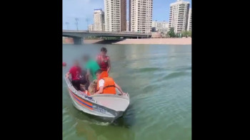 Фотография к новости: Астанада мас жігіт көпірден Есіл өзеніне секіріп кетті