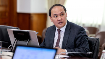 Фотография к новости: Министр маусымаралық кезеңде өніммен қамтудағы проблемаларды атады