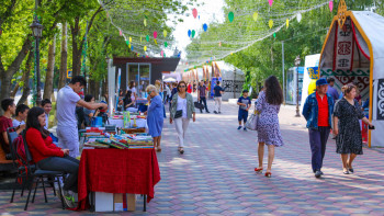 Фотография к новости: Конституция бойынша ас мәзірі қазақ тілінде болуы керек - министрлік