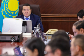 Фотография к новости: Депутат Смайыловқа: Мемлекеттік борыш көлемін азайту үшін Үкімет қандай шара қабылдап жатыр?