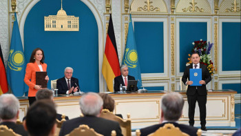 Фотография к новости: Германия Президенті бірқатар құжаттарға қол қойды