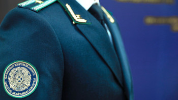 Фотография к новости: Сәтбаев қаласының тұрғынына 90 миллион теңгеге заңсыз темекі сатпақ болған