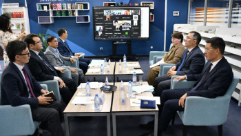 Фотография к новости: Мемлекеттік қызметшілер арасындағы еріктілер қозғалысына серпін беріледі