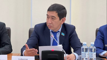 Фотография к новости: Домбыра үйреніп жүр ме, доп ойнап жүр ме? - Зайытов министрліктің жобасын сынға алды