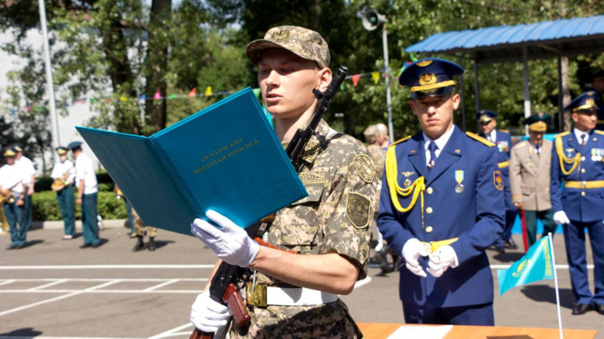 Қорғаныс министрлігінің әскери жоғары оқу  орнында жас сарбаздар әскери ант берді
