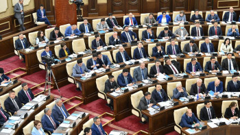 Фотография к новости: Жемқорлыққа белшесінен батқан әкімдер енді жайылымды жерлерді ығай-сығайларға бере алмайды – депутат