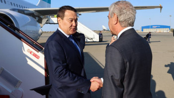 Фотография к новости: Смайылов ресми сапармен Әзербайжанға барды