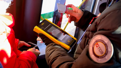 Неге Алматы автобустарында төлем банк карталары арқылы жүргізілмейді?