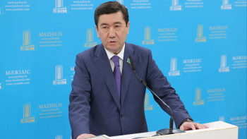 Фотография к новости: Қошанов министрге: Президент апатты ЖЭО-ларды өзі аралап жүр