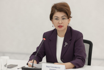 Фотография к новости: Мемлекеттік қызметшінің бейнесі адамдарға жақын болуы керек - Аида Балаева