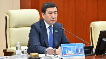 Фотография к новости: Ерлан Қошанов: Жылумен қамтамасыз ету мәселесі депутаттардың ерекше бақылауында болады