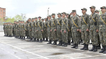 Фотография к новости: 800 ақтөбелік әскер қатарына алынды