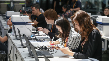 Фотография к новости: ЖОО-ға түсу үшін құжаттарды қабылдау басталды