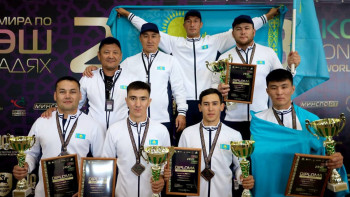 Фотография к новости: Ұлттық құрама аударыспақтан әлем чемпионатында үздік өнер көрсетті