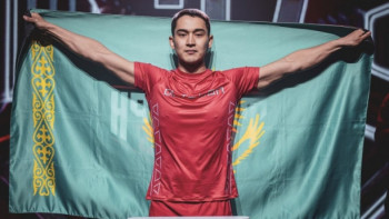 Фотография к новости: Актер Асылхан Төлепов ММА-де жеңіске қол жеткізді