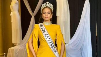 Фотография к новости: Альмира Тұрсын Mrs. Globe байқауында бірінші вице-миссис атанды