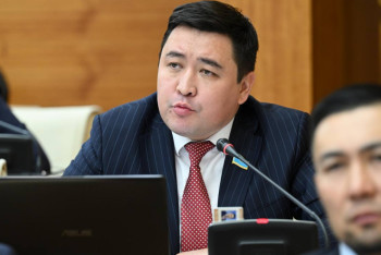 Нартай Аралбайұлы: Қазақ жастары Еуропада пияз теріп ақша тауып жүр