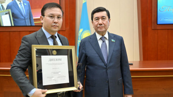 Фотография к новости: «Qazcontent» АҚ Мәжілістің «Парламент сөзі» жүлдесіне ие болды