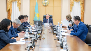 Фотография к новости: Депутаттар Семей ядролық полигонының аумағындағы қауіпсіздік мәселесін талқылады