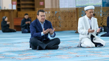 Фотография к новости: Әлихан Смайылов Қазақстан халқын Құрбан айт мерекесімен құттықтады