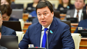 Фотография к новости: Депутаттық сауал: Неліктен біз медсақтандыру ақшасын ысырап етуге жол береміз?