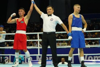 Фотография к новости: Әлем чемпионы Махмұд Сабырхан қарсыласын ірі есеппен жеңді