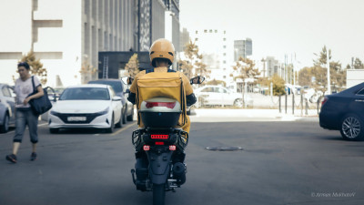 Ақтөбеде скутер тізгіндеген 17 жастағы жігіт жол апатынан қаза болды