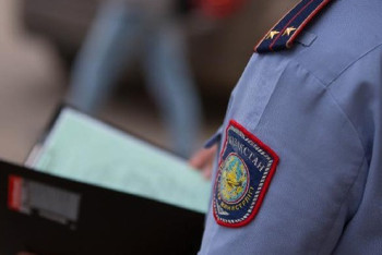 Фотография к новости: Құжатсыз қалған Өзбекстан азаматтары полицейлерге алғыс білдірді