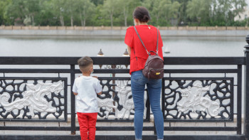 Фотография к новости: Балаңды кім бағады? Балаларын күтушіге бақтыратындар көбейген