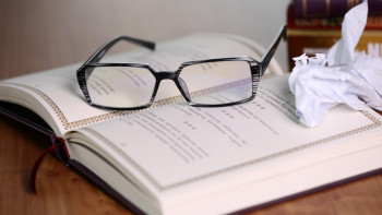 Фотография к новости: Жеңімпазға өмір бойы айына 500 доллар беретін әдеби байқау әділ өтті ме?