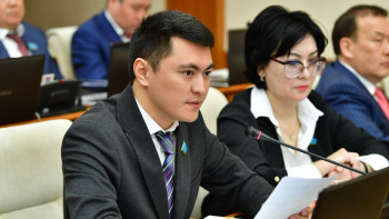 Фотография к новости: Бурабай vs Түркия: Депутат Мұқаев ел туризміне екі қойды