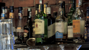 Фотография к новости: Ақмола облысында бір топ адам заңсыз алкоголь өнімдерін сатқан