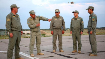 Фотография к новости: Президент төтенше жағдай кезінде ерекшеленген әскери қызметшілерді марапаттады