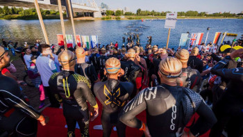 Фотография к новости: Астанада триатлоннан Ironman Kazakhstan жарысы өтіп жатыр