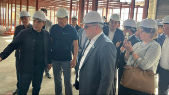 Фотография к новости: Депутаттар елордадағы жаңа жылу электр станциясының құрылысын тексерді