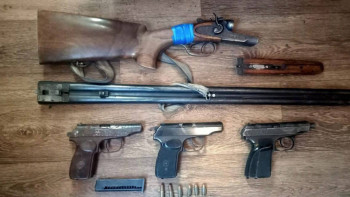 Фотография к новости: Жамбылдық полицейлер 250-ден астам заңсыз сақталған қаруды тәркіледі