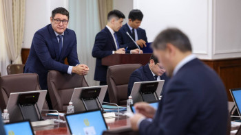 Фотография к новости: Жарты айға жететін бензиніміз бар - Энергетика министрі