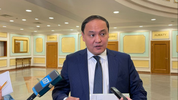 Фотография к новости: Қарашөкеев Даниал Ахметовтің қызы туралы: Оның әкесінің кім екені бізге бәрібір