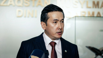 Фотография к новости: Маман Кенесары ханның Құраны ғылыми айналымға енгізілетінін айтты