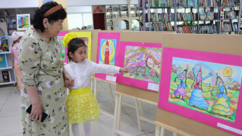 Фотография к новости: Шығыстың жас суретшілері бас қаланы бейнеледі