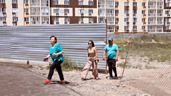 Фотография к новости: Алматыдағы «Северный» тұрғын үй кешенінде көшеге шығатын жол жоқ