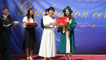 Фотография к новости: Халықаралық инженерлік-технологиялық университеті түлектерге жаңа үлгідегі диплом табыстады