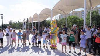 Фотография к новости: Астанада Ақбұлақ өзенінің жағалауы салтанатты түрде ашылды