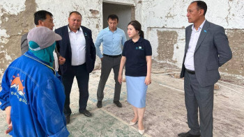 Фотография к новости: Депутат аттестациядан өте алмаған колледжде болды