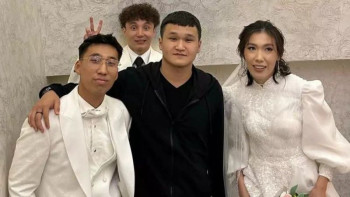 Фотография к новости: Танымал әнші Kalifarniya шаңырақ көтерді