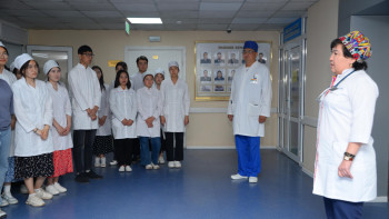 Фотография к новости: Қарулы күштер әскери медицина күнін атап өтіп жатыр