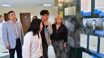 Фотография к новости: Ұлттық архивте Корея делегаттарымен кездесу өтті