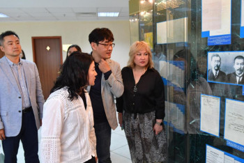 Фотография к новости: Ұлттық архивте Корея делегаттарымен кездесу өтті