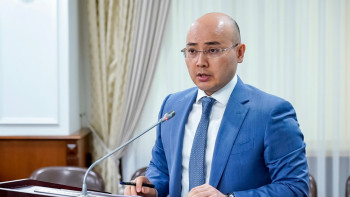Фотография к новости: Министр інісіне «Қазатомөнеркәсіпке» директор болуға көмектескені рас па?