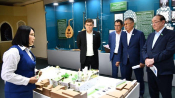 Фотография к новости: Сенаторлар Түркістан облысының тұрғындарымен кездесті